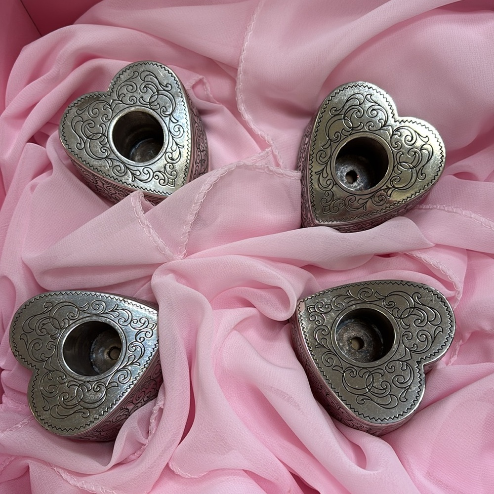 Elegant Silver Heart-Shaped Candle Holders. Sold individually - Picture 4 of 6
